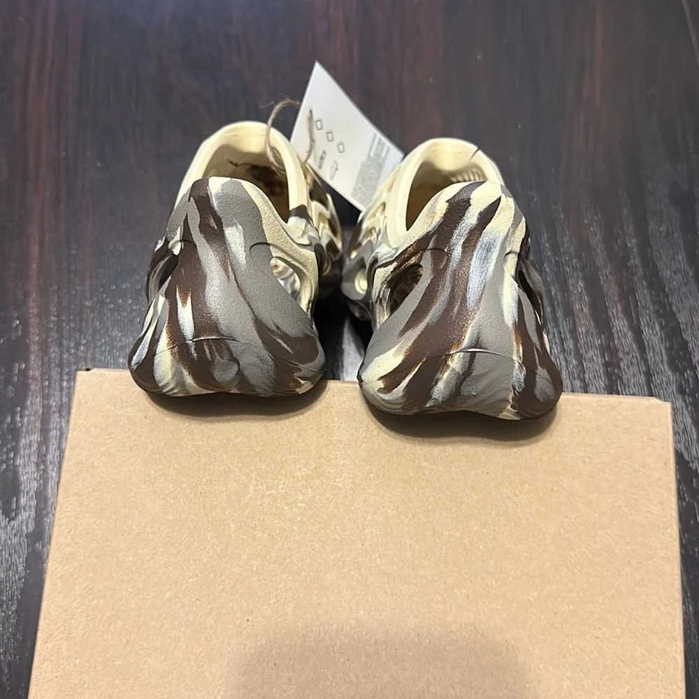 ‼️SOLD‼️ Yeezy Foam Runner Infants “MX Cream Clay” - Picture 6 of 10